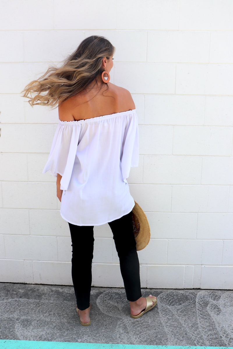 Hermosa On or off the Shoulders Top in White