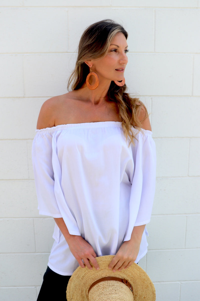 Hermosa On or off the Shoulders Top in White