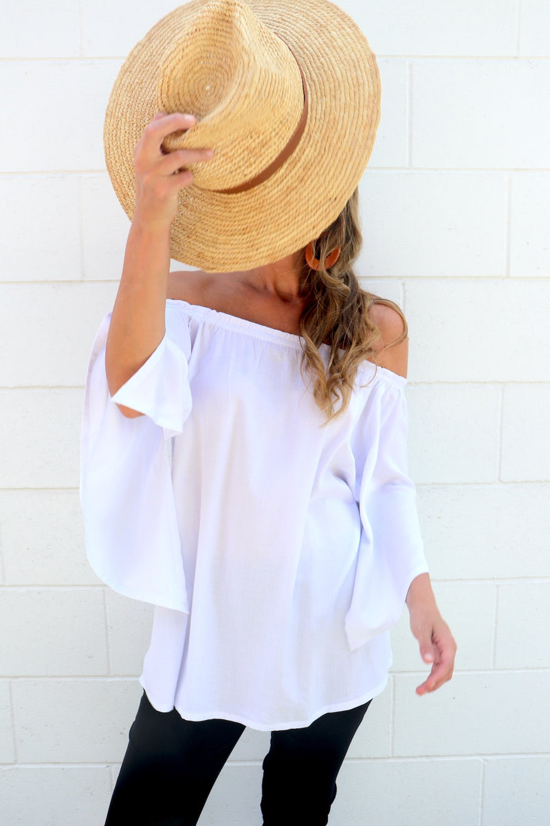 Hermosa On or off the Shoulders Top in White