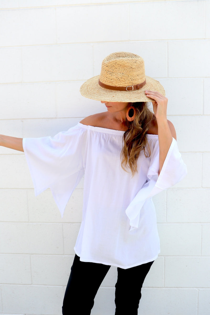 Hermosa On or off the Shoulders Top in White