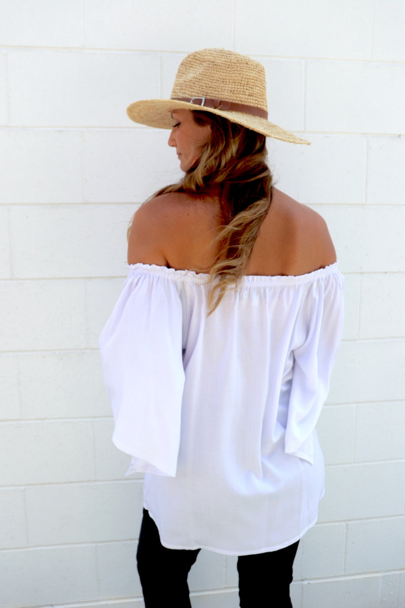 Hermosa On or off the Shoulders Top in White