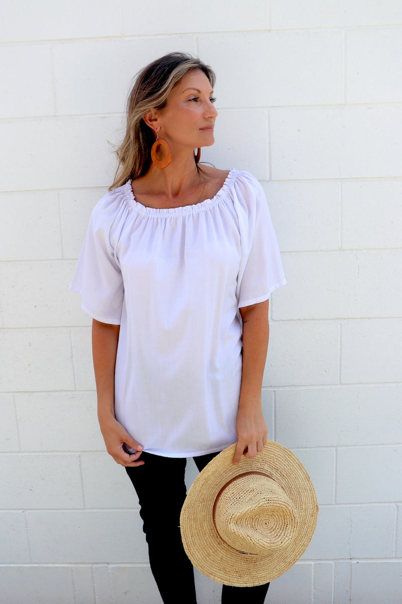 Hermosa On or off the Shoulders Top in White