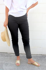 Capri Pant in Black