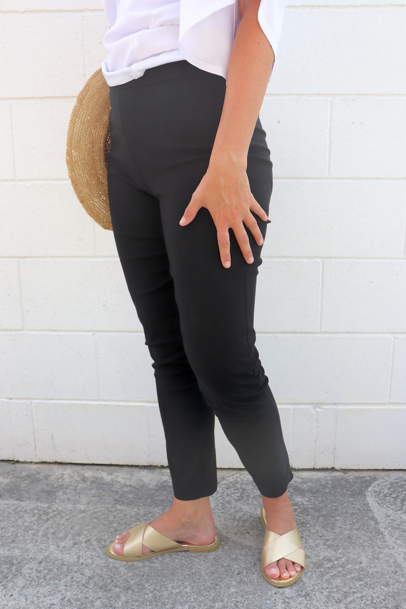 Capri Pant in Black