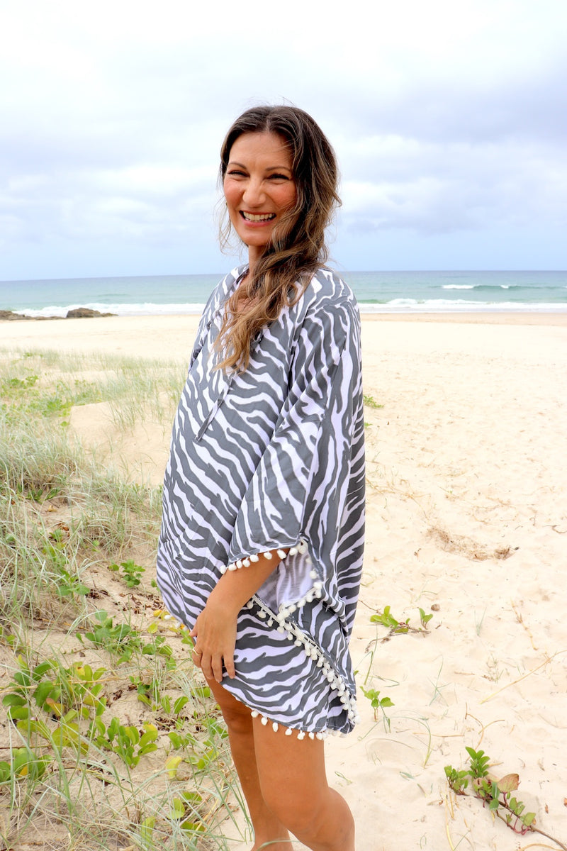 Short Pom Pom Kaftan in Zebra Grey