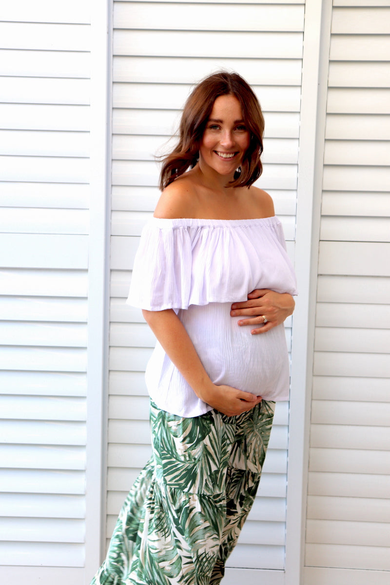 Love The Frill On Or Off the Shoulders Top In White