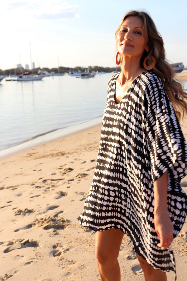 Short Kaftan in Faith - Black & White