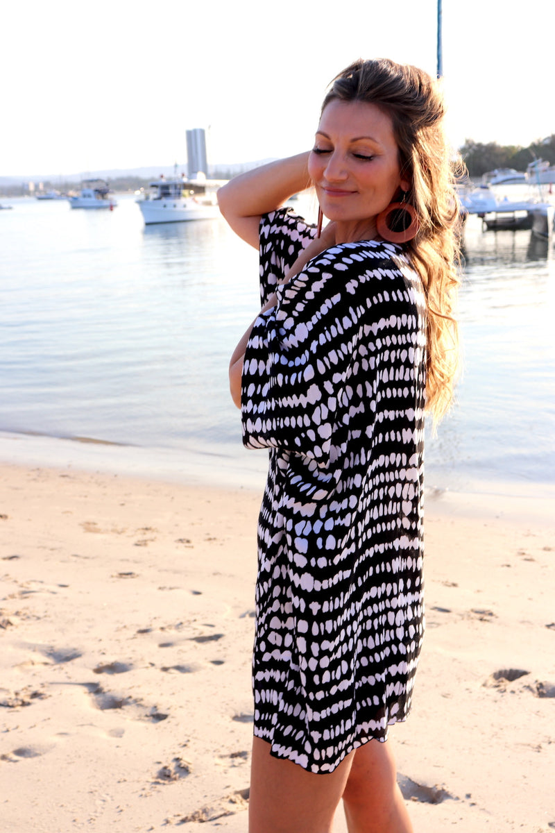 Short Kaftan in Faith - Black & White